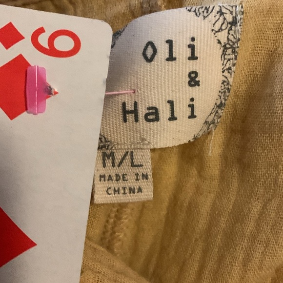 Oli & Hali, M/L, Light Yellow Button down Oversize Blouse. - Picture 9 of 10